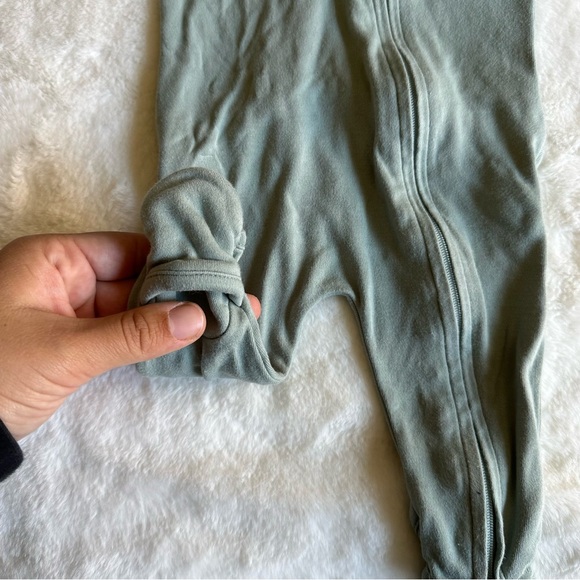 Goumi Newborn Footie Sleeper - Picture 10 of 11